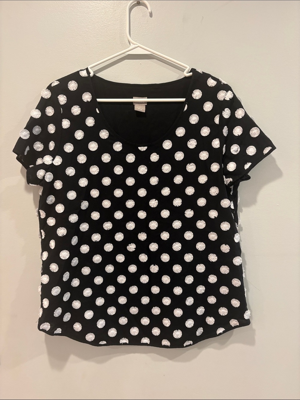 Chico's Black Short Sleeve Scoop Neck Top with White Polka Dots ptp 21 length 26